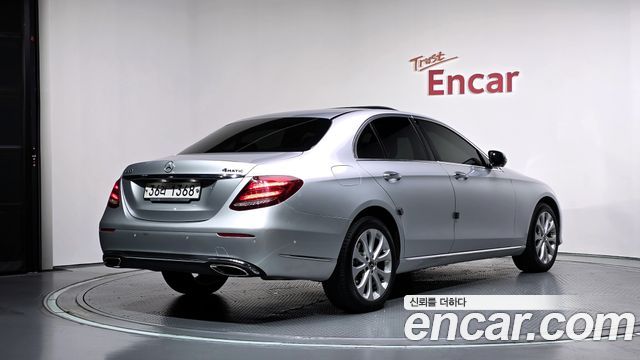 Mercedes-Benz E-Class из Кореи Encar