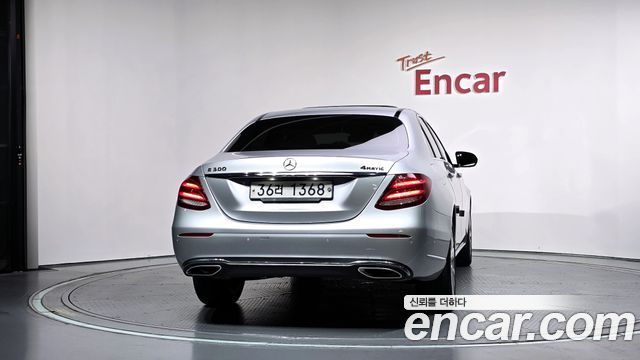 Mercedes-Benz E-Class из Кореи Encar