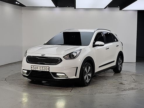Kia Niro Prestige — пробег 230 000 км — фото 1 из 5