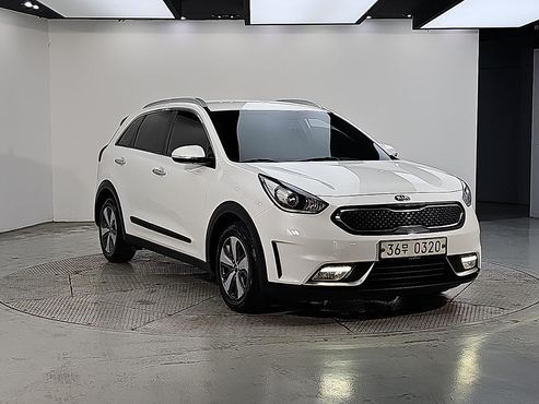 Kia Niro Prestige — пробег 230 000 км — фото 2 из 5