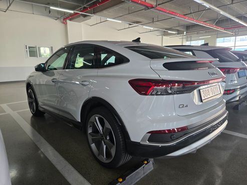 Audi Q4 e-tron 45 Premium Sportback — пробег 600 км — фото 4 из 5