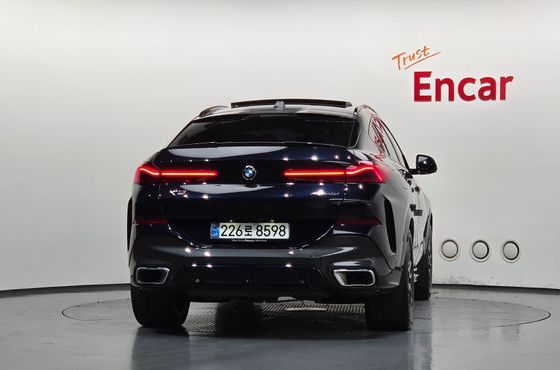 BMW X6 xDrive40i M Sport — пробег 23 015 км — фото 4 из 5