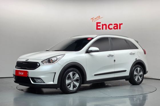 Kia Niro Prestige — пробег 181 228 км — фото 1 из 5