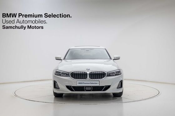 BMW 3-Series 320i — пробег 8 110 км — фото 3 из 5