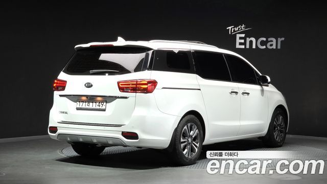 Kia Carnival из Кореи Encar