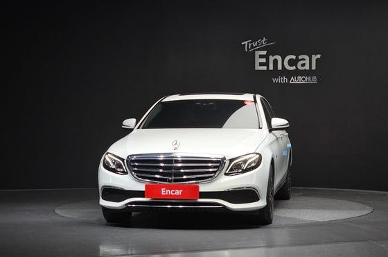 Mercedes-Benz E-Class E300e 4MATIC Exclusive — пробег 25 156 км — фото 3 из 5