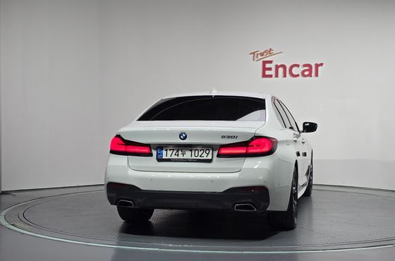 BMW 5-Series 530i M Sport Package — пробег 28 293 км — фото 4 из 5