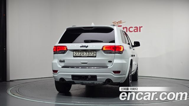 Jeep Cherokee 3.0 Diesel Overland WK2 — пробег 98 205 км — фото 4 из 5