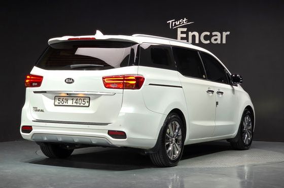 Kia Carnival 9-Seater Noblesse Special — пробег 152 416 км — фото 2 из 5