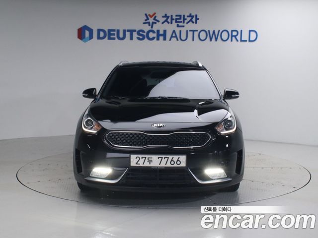 Kia Niro Luxury — пробег 50 848 км — фото 3 из 5