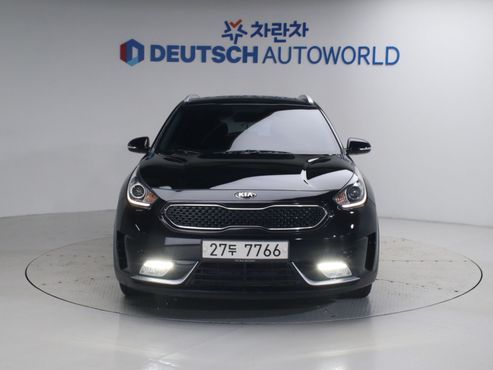 Kia Niro Luxury — пробег 50 848 км — фото 3 из 5