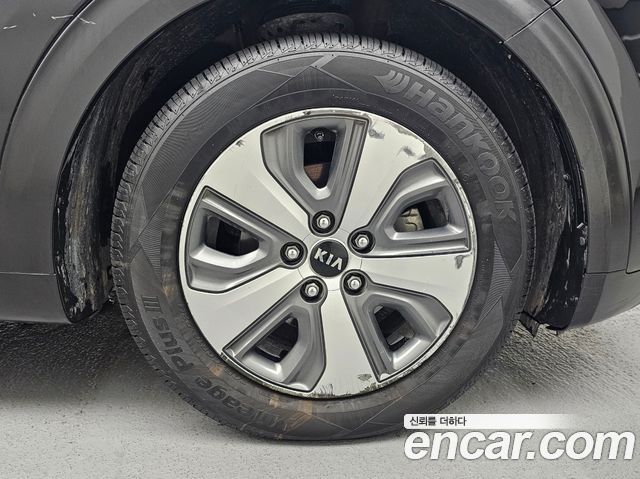 Kia Niro Luxury — пробег 50 848 км — фото 5 из 5