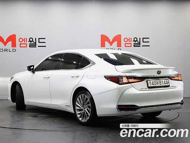 Lexus ES Luxury Plus — пробег 46 701 км — фото 4 из 5