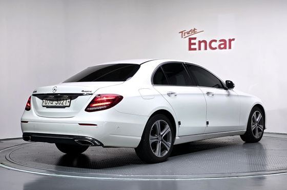 Mercedes-Benz E-Class E300 4MATIC Avnatgarde — пробег 108 784 км — фото 2 из 5