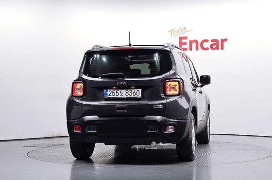 Jeep Renegade 2.4 Longitude — пробег 26 983 км — фото 4 из 5
