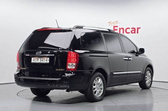 Kia Carnival New Carnival Limousine GLX High-Deluxe — пробег 105 957 км — фото 2 из 5