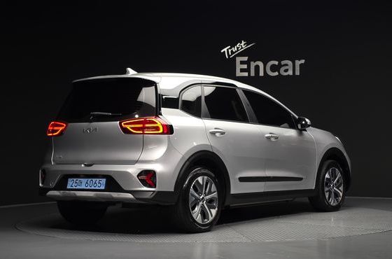 Kia Niro Air — пробег 74 227 км — фото 2 из 5