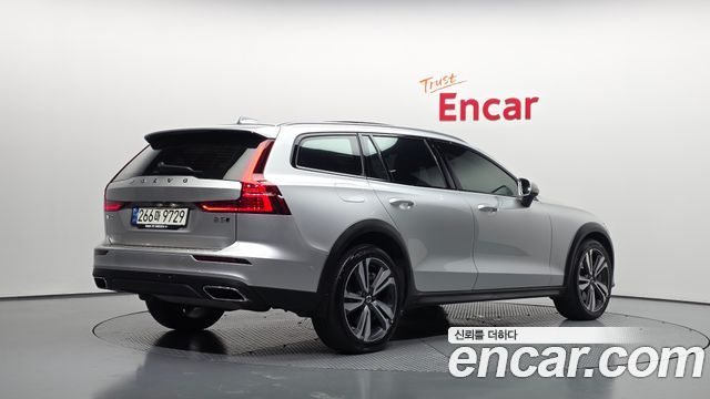 Volvo V60 B5 Pro AWD — пробег 159 909 км — фото 2 из 5