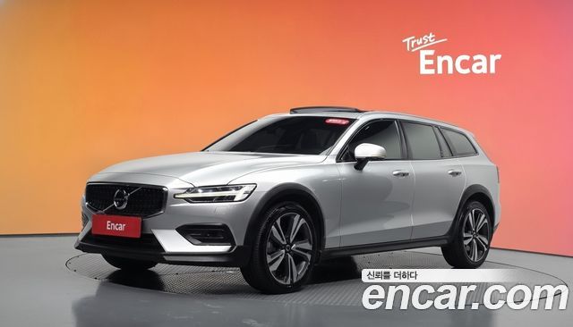 Volvo V60 B5 Pro AWD — пробег 159 909 км — фото 1 из 5
