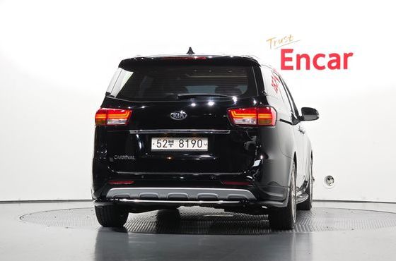 Kia Carnival 9-seater Noblesse — пробег 134 365 км — фото 4 из 5
