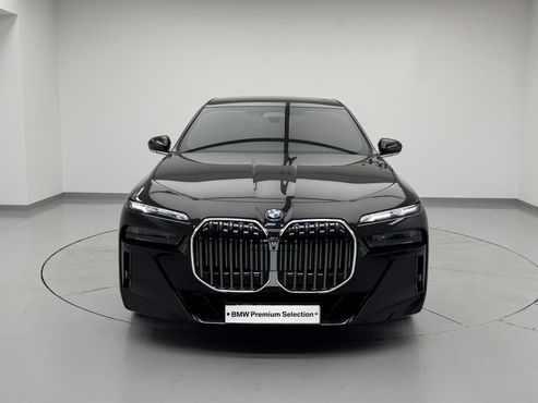 BMW 7-Series 740i sDrive M Sport — пробег 25 920 км — фото 2 из 5