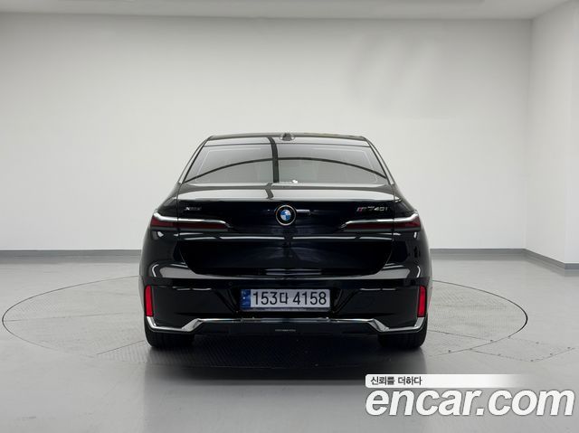 BMW 7-Series 740i sDrive M Sport — пробег 25 920 км — фото 4 из 5
