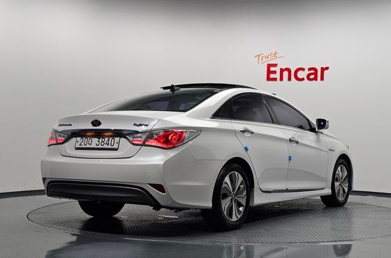Hyundai Sonata 2.0 Premium — пробег 126 905 км — фото 2 из 5