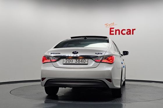 Hyundai Sonata 2.0 Premium — пробег 126 905 км — фото 4 из 5