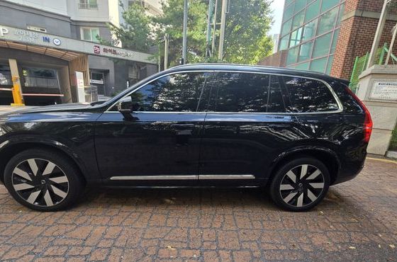 Volvo XC90 T8 Ultimate Bright Hybrid — пробег 7 433 км — фото 3 из 5