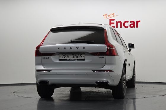 Volvo XC60 T6 Inscription — пробег 81 701 км — фото 4 из 5