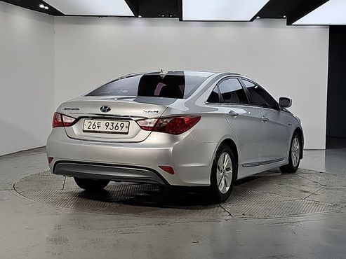 Hyundai Sonata 2.0 Smart — пробег 190 000 км — фото 4 из 5