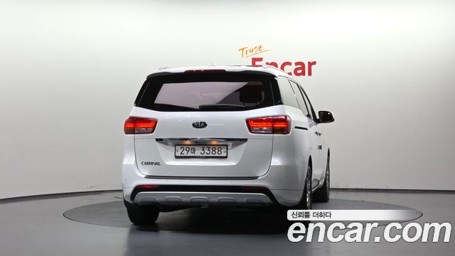 Kia Carnival из Кореи Encar