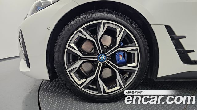 BMW i4 eDrive40 M Sports Pro — пробег 62 486 км — фото 5 из 5