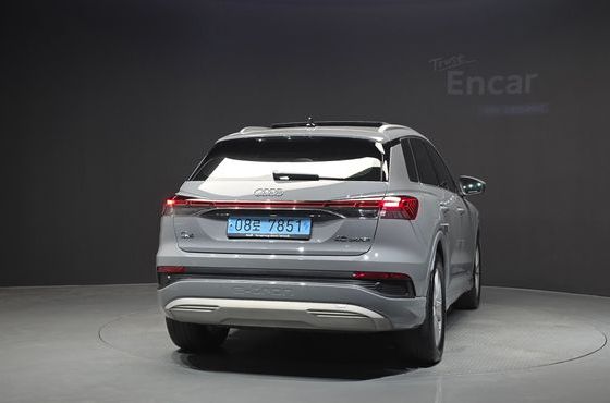 Audi Q4 e-tron 40 — пробег 53 550 км — фото 4 из 5