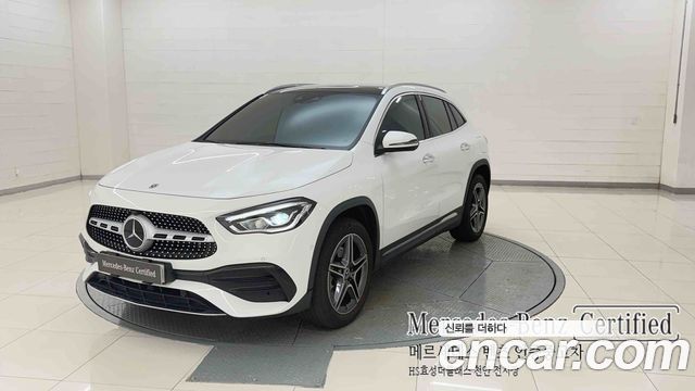 Mercedes-Benz GLA-Class GLA250 4MATIC — пробег 20 955 км — фото 1 из 5