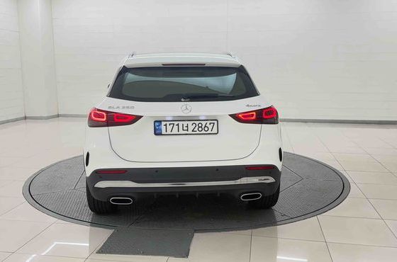 Mercedes-Benz GLA-Class GLA250 4MATIC — пробег 20 955 км — фото 4 из 5