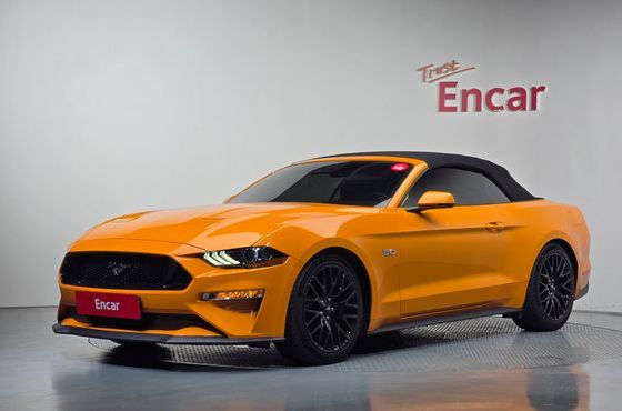Ford Mustang GT Convertible — пробег 90 825 км — фото 1 из 5