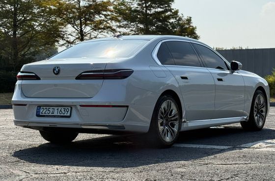 BMW 7-Series 740i sDrive Design Pure Excellence — пробег 60 660 км — фото 2 из 5