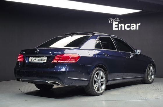 Mercedes-Benz E-Class E300 4MATIC Avantgarde — пробег 92 316 км — фото 2 из 5