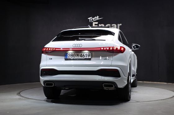 Audi Q5 40 TFSI Quattro Sportback Advanced — пробег 6 438 км — фото 4 из 5