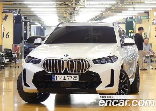 BMW X6 xDrive40i M Sport — пробег 6 100 км — фото 3 из 5