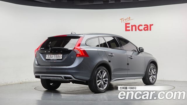 Volvo V60 D4 — пробег 84 456 км — фото 2 из 5