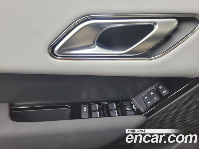 Land Rover Range Rover Velar 2.0 P250 Dynamic SE — пробег 36 697 км — фото 4 из 5