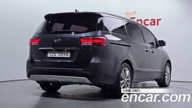 Kia Carnival из Кореи Encar