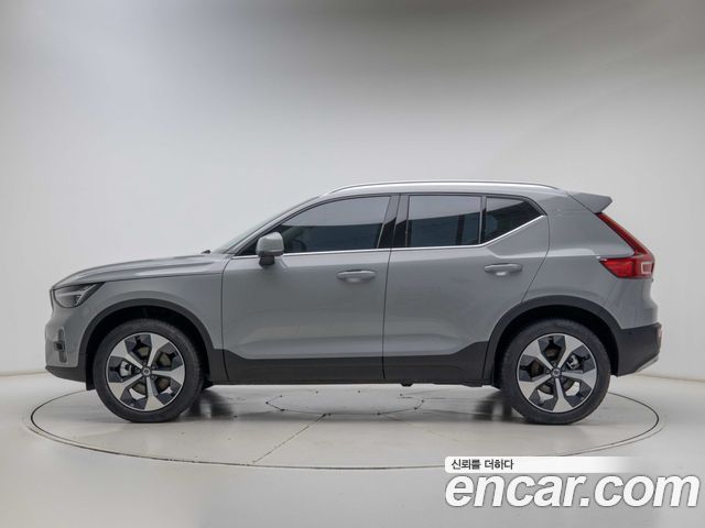 Volvo XC40 B4 Ultra Bright — пробег 199 км — фото 3 из 5