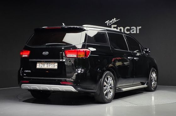 Kia Carnival 9-seater Noblesse — пробег 184 069 км — фото 2 из 5