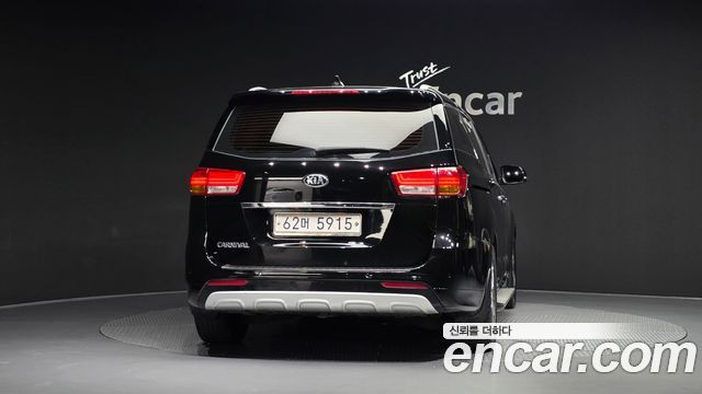 Kia Carnival из Кореи Encar