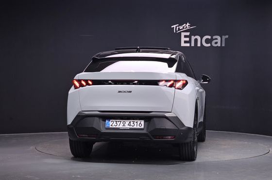 Peugeot 3008 1.2 Hybrid GT — пробег 7 685 км — фото 4 из 5