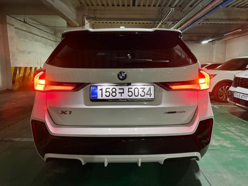 BMW X1 sDrive 20i M Sport — пробег 1 896 км — фото 5 из 5