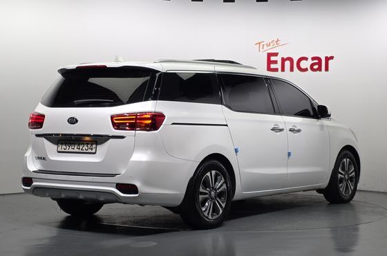 Kia Carnival 9-Seater Luxury — пробег 138 548 км — фото 2 из 5